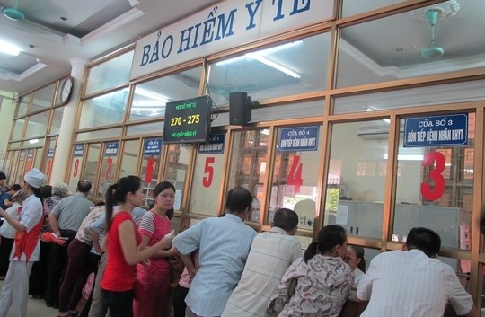 Không bắt buộc người dân xuất trình giấy tờ khi mua thẻ BHYT