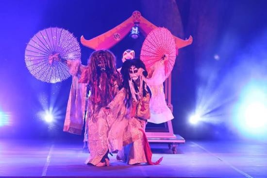 Ảo thuật đỉnh cao Nhật Bản – Ai&YuKi tặng chuông thần cho khán giả Sài Gòn