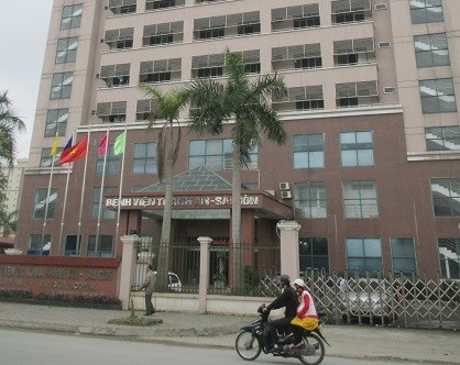 Nghi vấn một phụ nữ nhảy từ tầng 6 bệnh viện tự tử