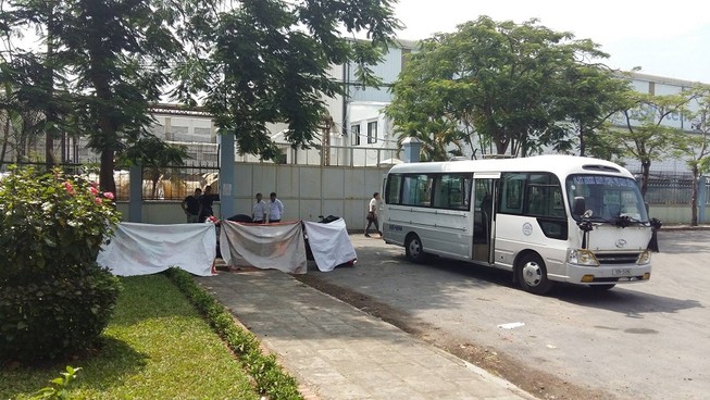 Một thiếu nữ vỡ sọ chết ở vườn hoa khu vực Cầu Bính