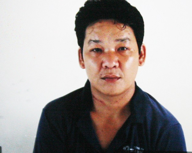 Chồng đâm vợ vì nghi ‘cặp bồ’