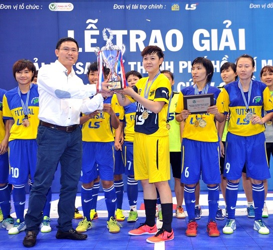 Quận 8 vô địch giải futsal nữ TP.HCM mở rộng 2015