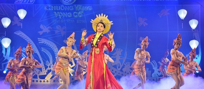 Chuông vàng vọng cổ có huấn luyện viên như The Voice