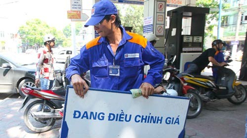 Từ 15 giờ chiều 18-9 xăng tăng giá