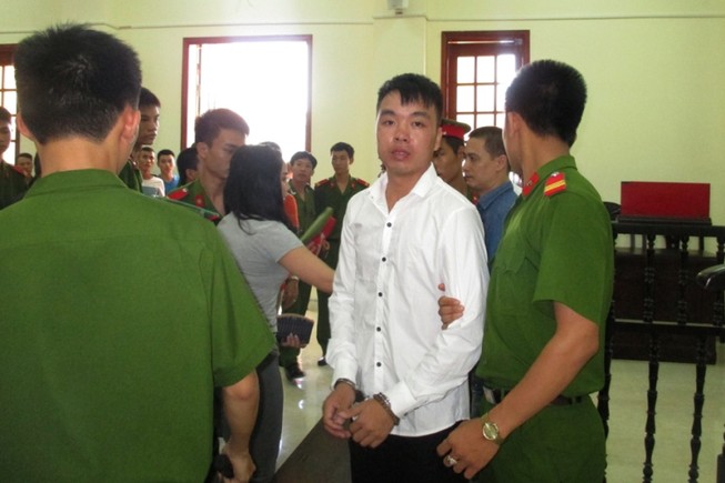 Đề nghị án 17 năm tù cho kẻ xả súng giết người