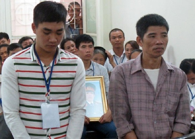 Vừa ra tù, hai cha con lại đánh chết hàng xóm