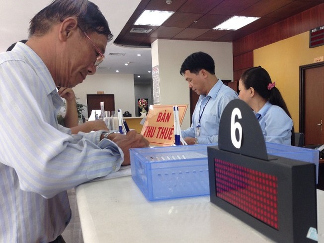 ‘Ép’ chỉ tiêu 90% tiền thuế nộp điện tử