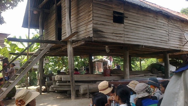 Cụ bà 88 tuổi bị đâm chết tại nhà