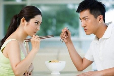Hóa giải tranh cãi vợ chồng trong ngày Tết