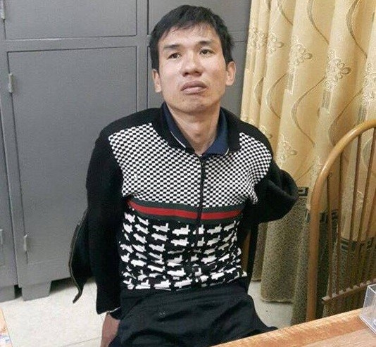 Ngang nhiên móc túi, trộm tiền trên xe khách