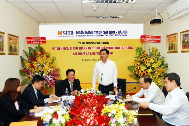 Bí thư Thăng: 'Lợi nhuận của ngân hàng phải đến từ dịch vụ là chính'