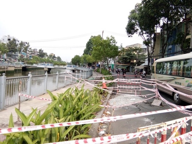 Hàm ếch nguy hiểm xuất hiện ở đường Trường Sa