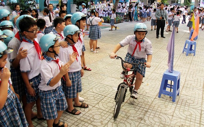 Khởi động cuộc thi ảnh trực tuyến “Đội mũ cho con - Trọn tình cha mẹ”