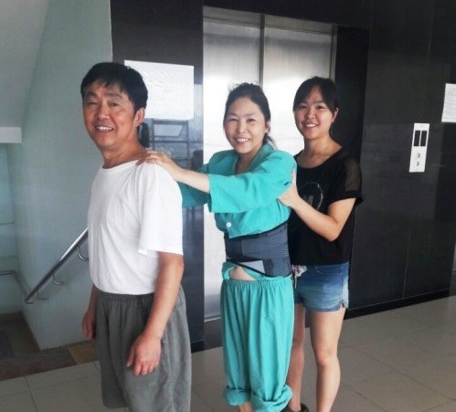 Mổ thành công cho 2 du khách nước ngoài bị nạn