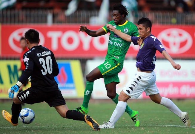 Vòng 10 V-League 2016: Đội hình chắp vá, á quân thảm bại