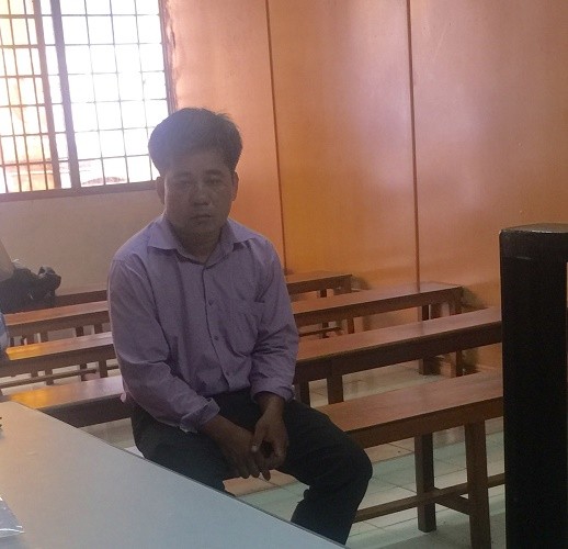 Bị thôi việc, giáo viên lên mạng làm nhục cấp trên