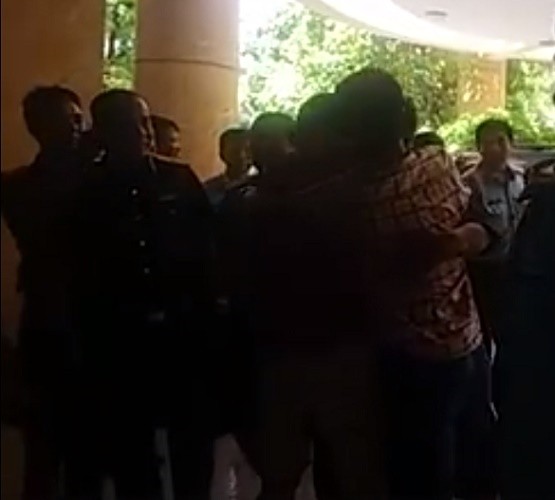 Video: Phi công Nguyễn Hữu Cường đã về đất liền an toàn