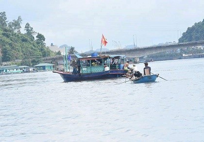 Tìm thấy nạn nhân trong vụ tàu thủy đâm chìm tàu ngư dân