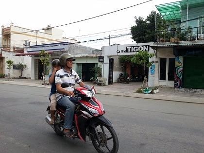 Bắt giam cán bộ Chi cục Thuế Bến Lức nhận hối lộ