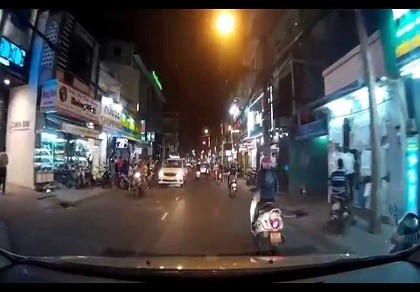 Đôi vợ chồng bị cướp giật nửa tỉ đồng trên đường
