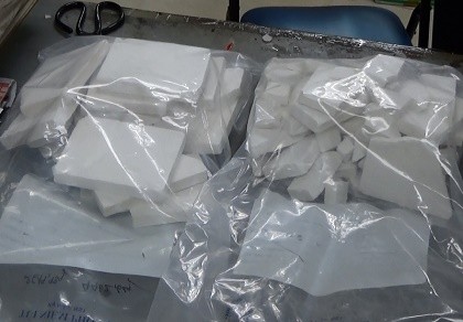 Nữ hành khách bị bắt tại sân bay cùng 14 bánh heroin