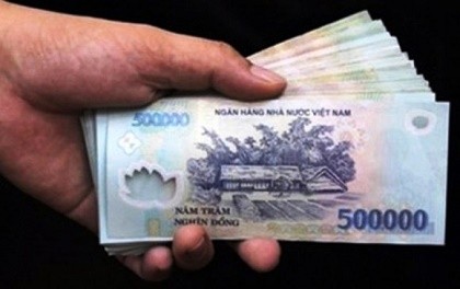 Khởi tố phó hiệu trưởng tống tiền nữ giáo viên cùng trường