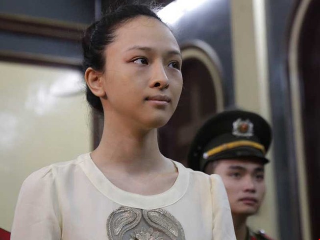 Vụ hoa hậu Phương Nga: 'Hợp đồng tình ái' nói gì?