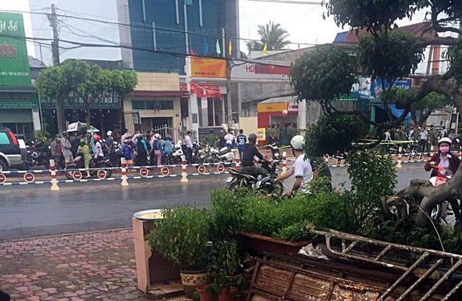 Nóng: Dùng vật nghi lựu đạn cướp ngân hàng ở Đồng Nai