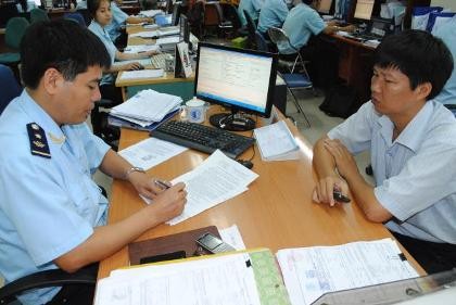 Hải quan thu ngân sách hơn 52.000 tỉ đồng