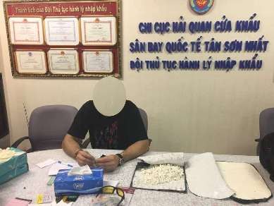 Bắt giữ hành khách Nam Phi vận chuyển lượng lớn Cocain vào Việt Nam