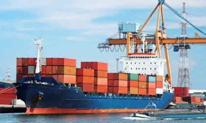 Việt Nam 'bất ngờ' xuất siêu gần 2,3 tỉ USD