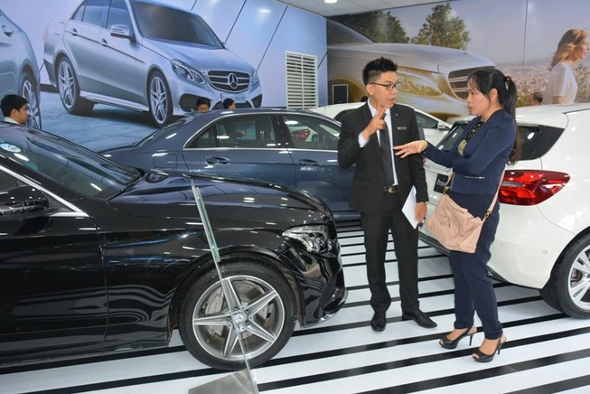 Bị truy thu thuế 100 tỉ đồng, Mercedes khiếu nại