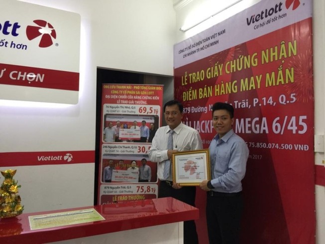 Đại lý Vietlott 'thần tài' bán 3 vé trúng độc đắc
