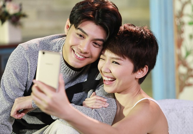 Noo Phước Thịnh mê đắm Tóc Tiên thu về hơn triệu lượt xem
