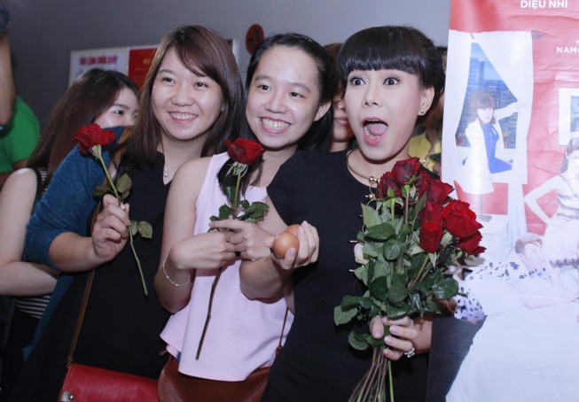 Nghệ sĩ tặng “hàng độc” cho ngày 8-3