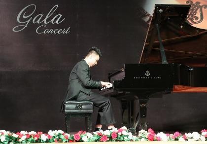 Từ trẻ tự kỷ thành tài năng piano