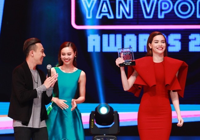 Hồ Ngọc Hà nhận giải Cống hiến ở Giải âm nhạc Yan