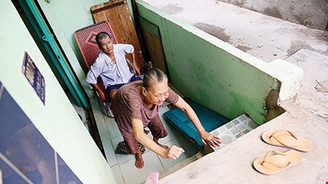 Bí thư Thăng yêu cầu giám đốc Sở GTVT giải trình vụ đường cao hơn nhà dân