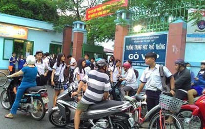 Chất vấn Sở Giáo dục TP.HCM về dạy thêm, học thêm