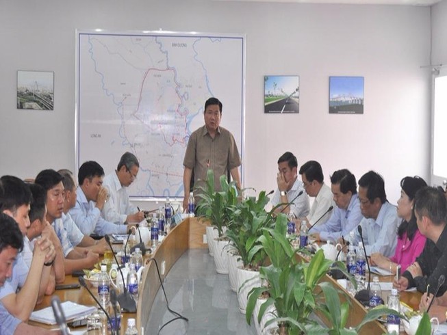 Bí thư Thăng: 'Không để giá nước sạch cao như hiện nay'
