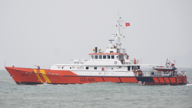 Tàu cứu nạn ra khơi cứu ngư dân bị bệnh nặng