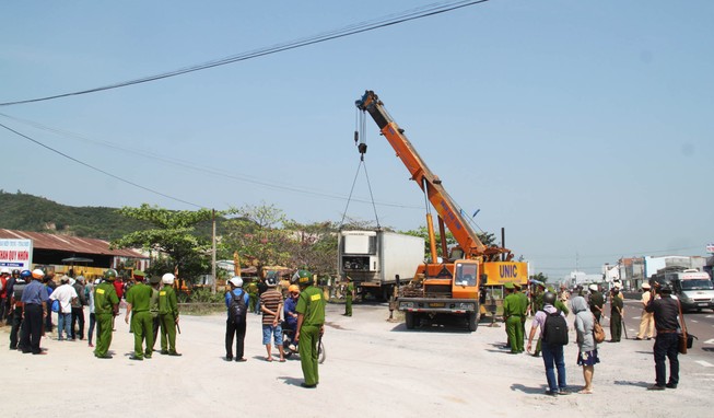 Sẽ xử lý tài xế đỗ xe làm tê liệt trạm cân 36 tiếng