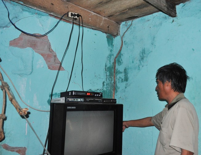 Dự án hút cát gây nứt nhà dân: Hút cát sai mùa