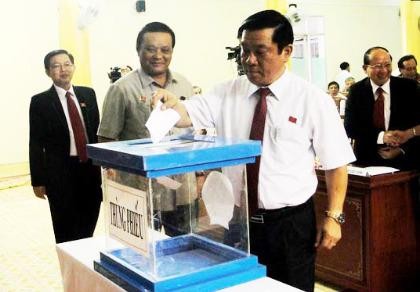 Nhiều lãnh đạo tỉnh Bình Định tái đắc cử