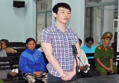 Đề nghị điều tra công an viên đánh chết học sinh tội giết người