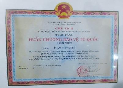 Truy tặng Huân chương Bảo vệ Tổ quốc cho học viên phi công hy sinh