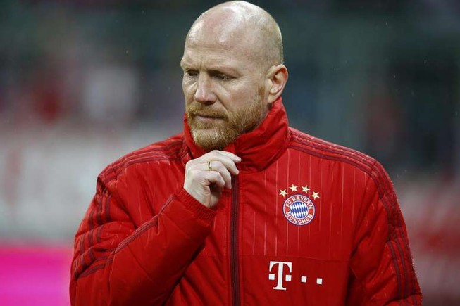 Matthias Sammer khích cầu thủ Bayern