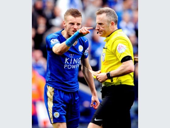 Thẻ đỏ của Vardy hay định mệnh của Ranieri?