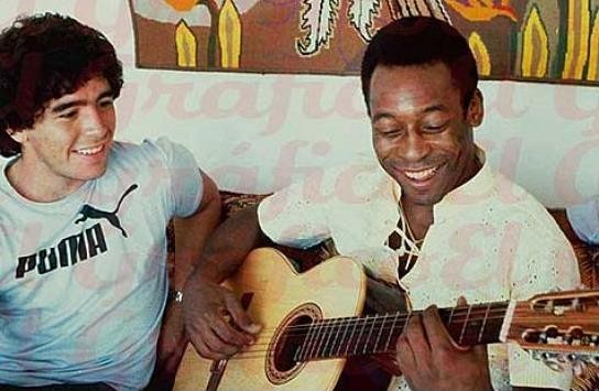 Pele và Maradona đã xóa hận thù