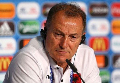 HLV Gianni De Biasi: Albania cũng có thể đốt lưới Pháp